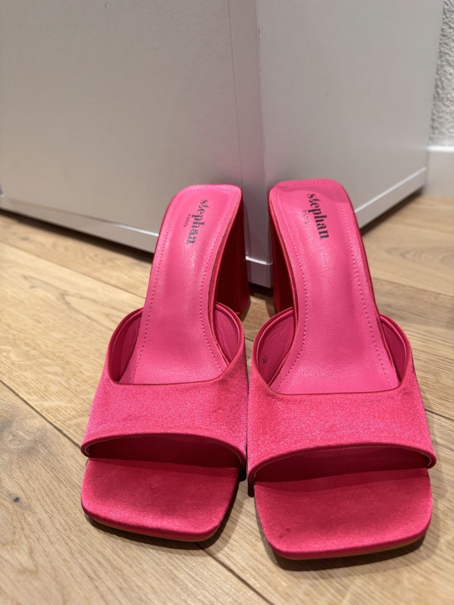 Chaussures femmes: Heels samt pink gr. 40 – D'occasion à Niederglatt ZH par Nicole2911 1