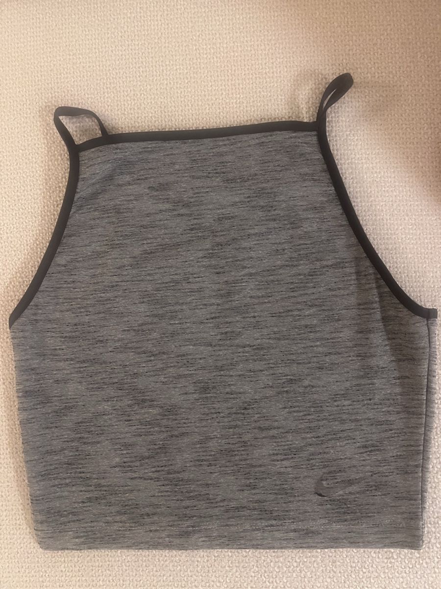 Nike Top: Nike Crop to size XS – Usato da Zurich venduto da amf_k7k2