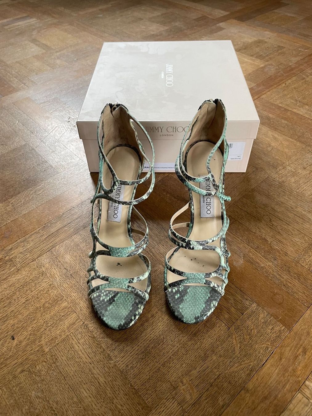 Jimmy Choo Damenschuhe: Jimmy Choo Sazerac Python Print Sandal, 10cm, Grösse 38.5 – Gebraucht aus Luzern von Linaka1