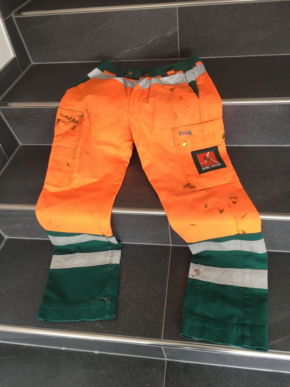 Pantaloni: Arbeitskleidung Arbeitshose Bauarbeiter Gr. 38 – Usato da Bettwiesen venduto da Zustand57 1