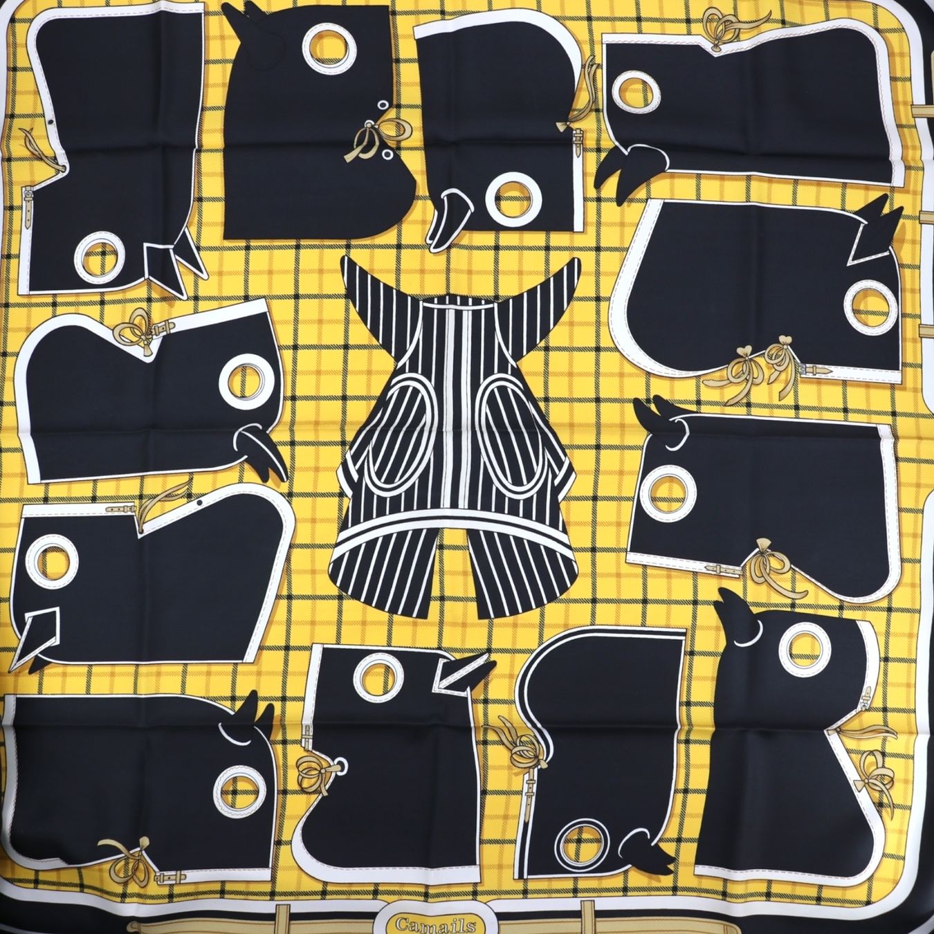 Hermès Foulards, Tücher & Schals: Hermès Carré "Camails" – Gebraucht aus Binningen von Designerlabels 6