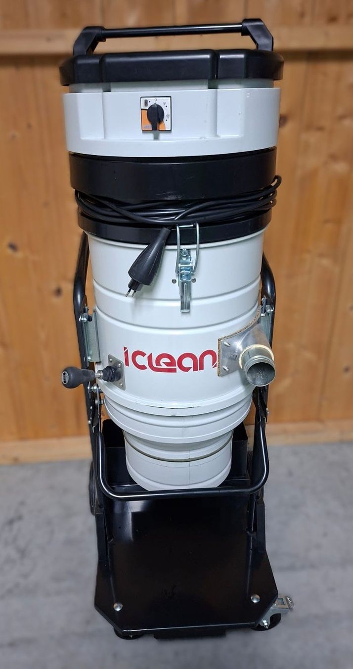 Aspirapolveri & Accessori: Occasion Industriesauger SE 220 ICLEAN – Usato da Weite venduto da SEWEITE76