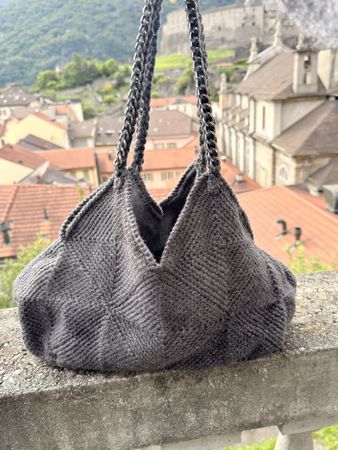 Borsa “Hand Made” con manici a catena