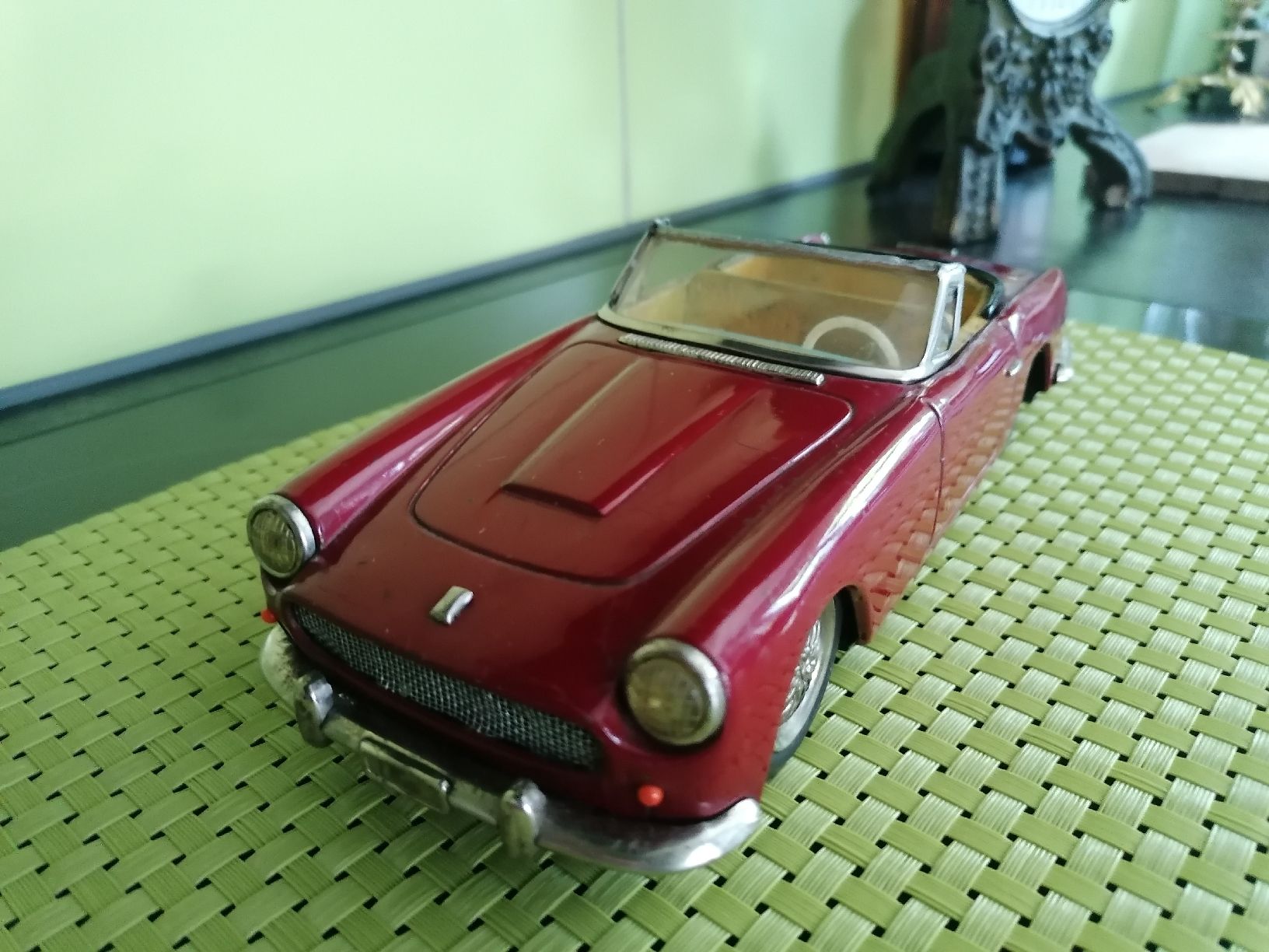 Giocattoli: Blechsplelzeug Auto Ferrari GT – Usato da Biberist venduto da troedlerheinz