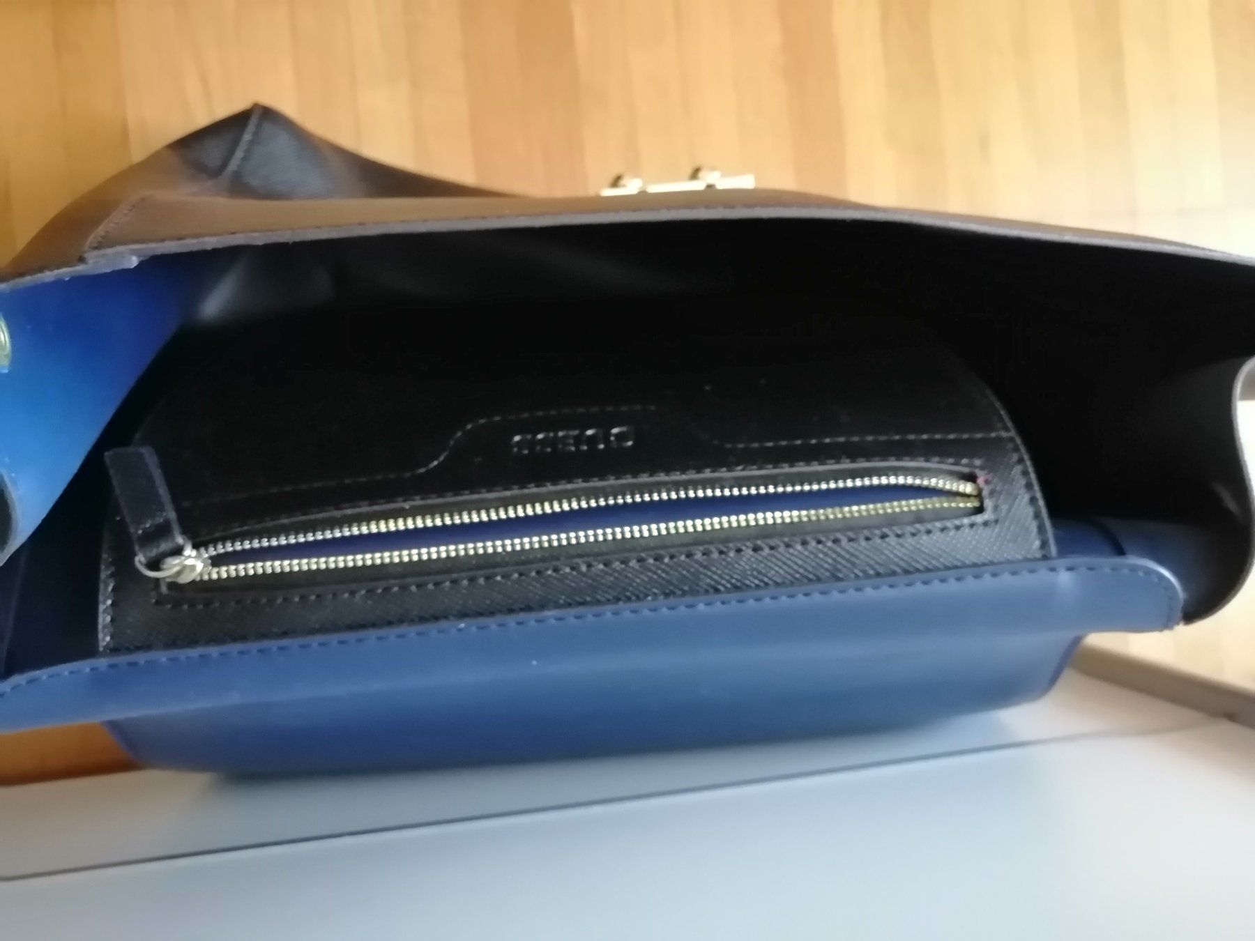 Guess Borse da donna: GUESS Damen Handtasche schwarz – Nuovo (secondo la descrizione) da Uster venduto da zebralino 5