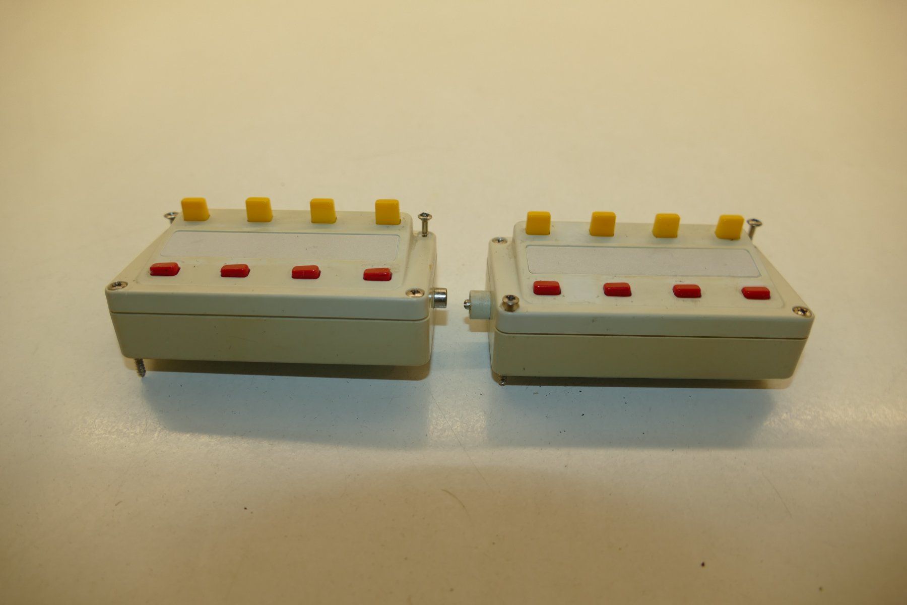 Märklin Modellini di ferrovie: Märklin H0: 2xSchaltpult – Usato da Niederhasli venduto da rail-duerst 2