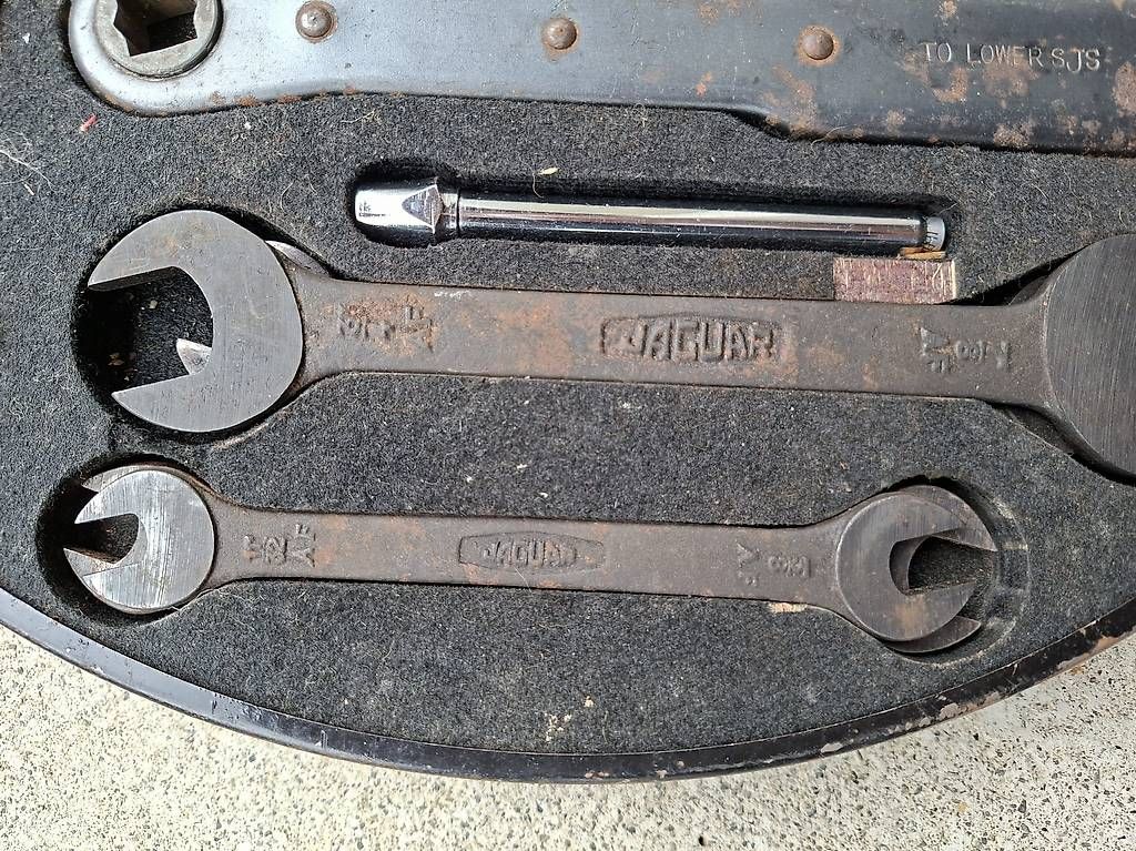 Tutti gli attrezzi: Jaguar Werkzeugset (Mk2 etc.) – Usato da Gümligen venduto da Corsica0 2