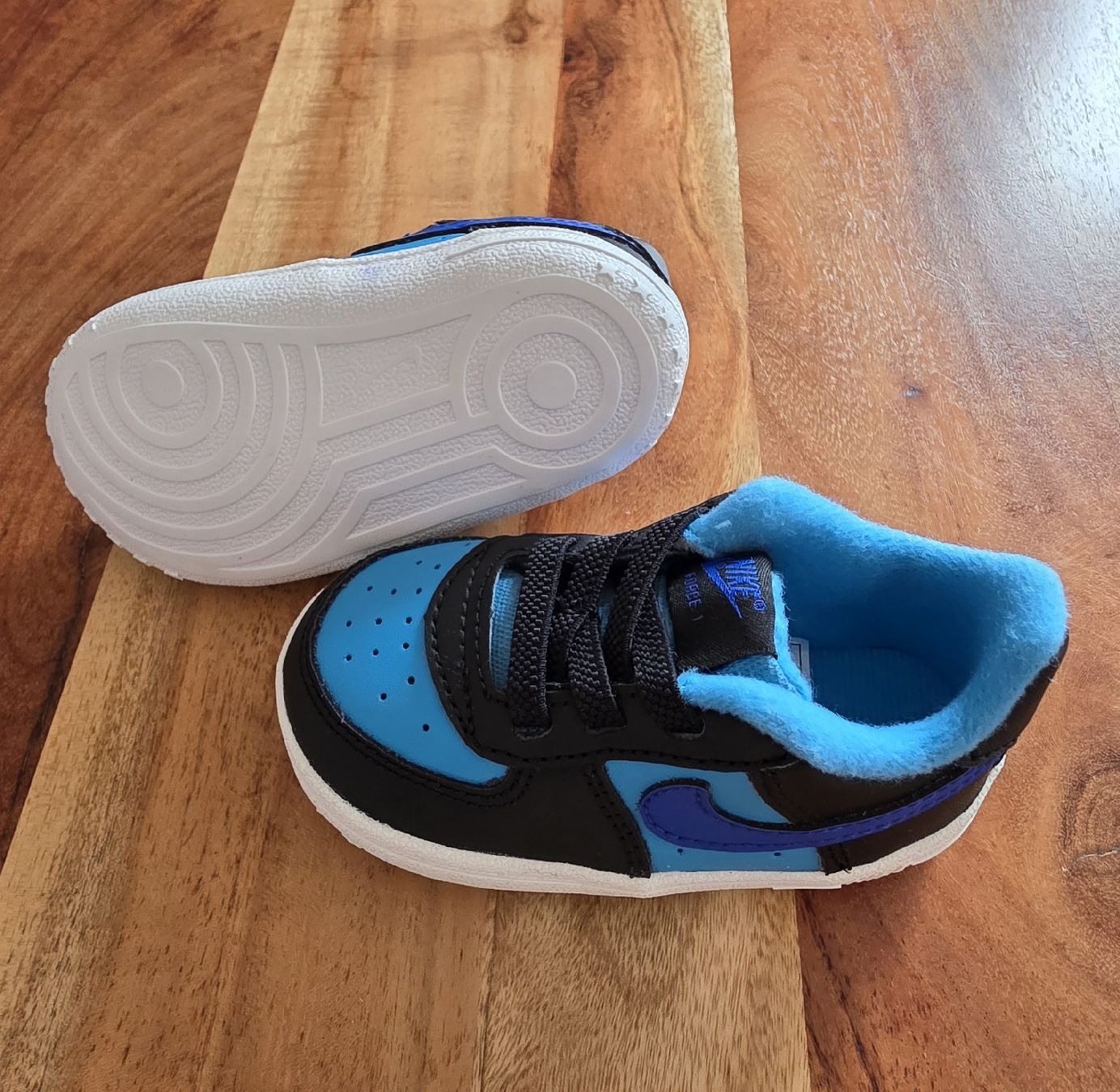 Nike Scarpe per ragazzi: Nike Schuhe Baby Force one Crib – Nuovo e nell'imballaggio originale da Liebefeld venduto da S.Chiara
