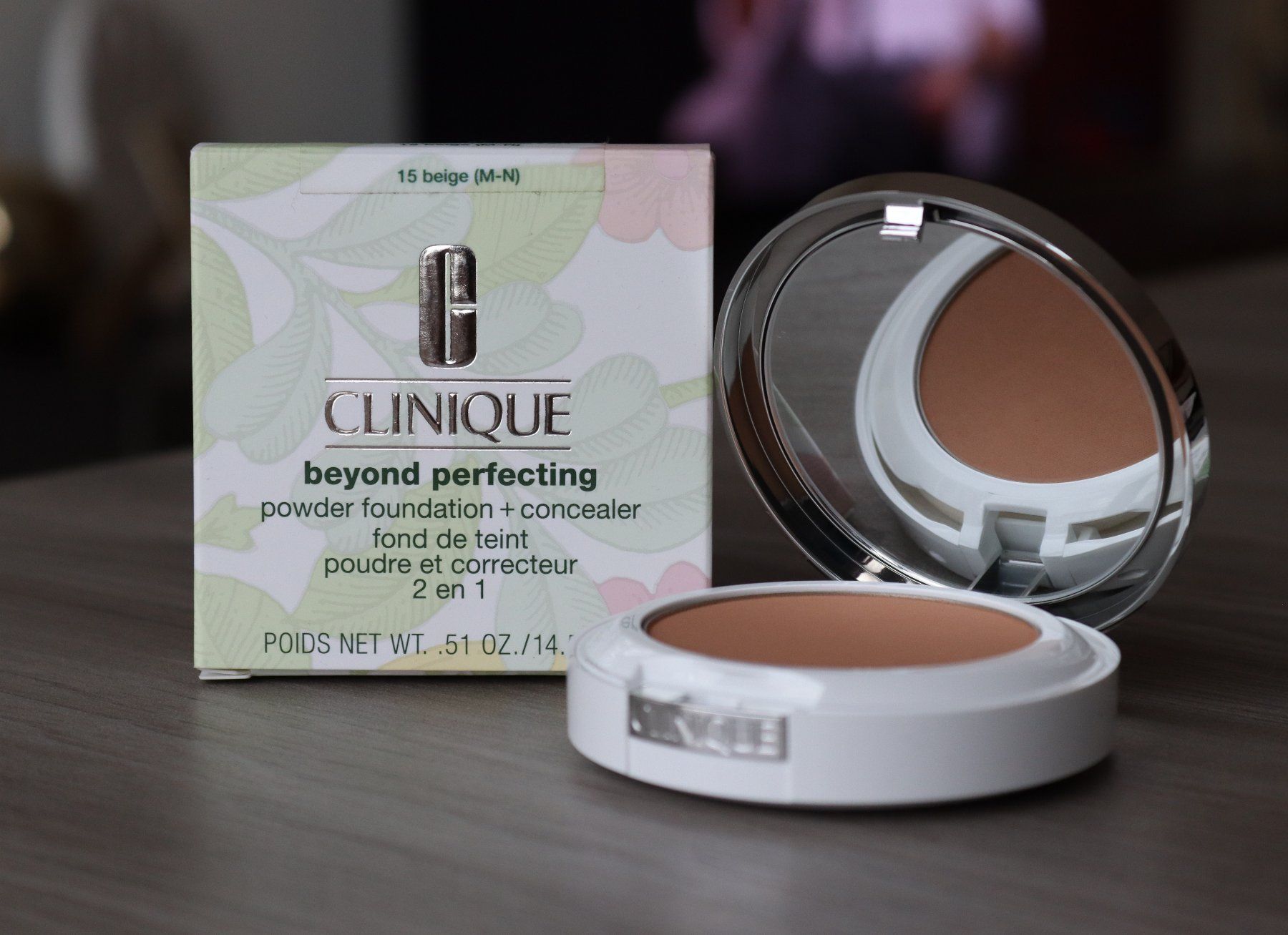 Clinique Make-up: Clinique Almost Powder Make Up 05 Medium Originalverpackt – Nuovo e nell'imballaggio originale da Dänikon ZH venduto da tug_m9b6