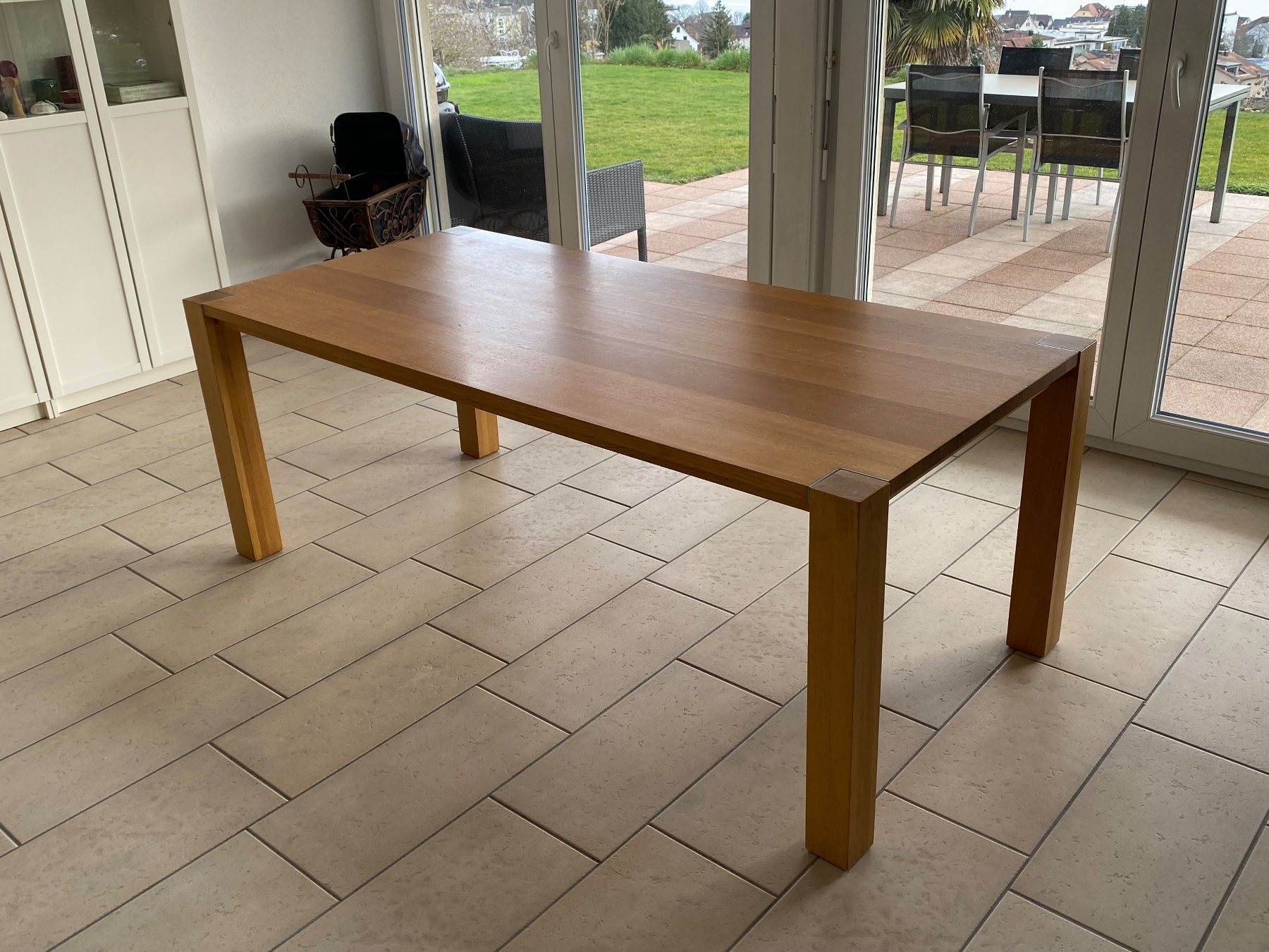 Interio Tische: Interio Tisch Eiche furniert – Gebraucht aus Meilen von m_coni