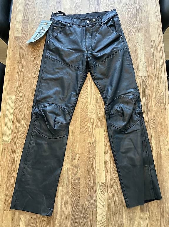 Held Pantaloni: HELD Leder-Motorradhose Gr. 48 - Neu – Nuovo e nell'imballaggio originale da Uerikon venduto da GP89