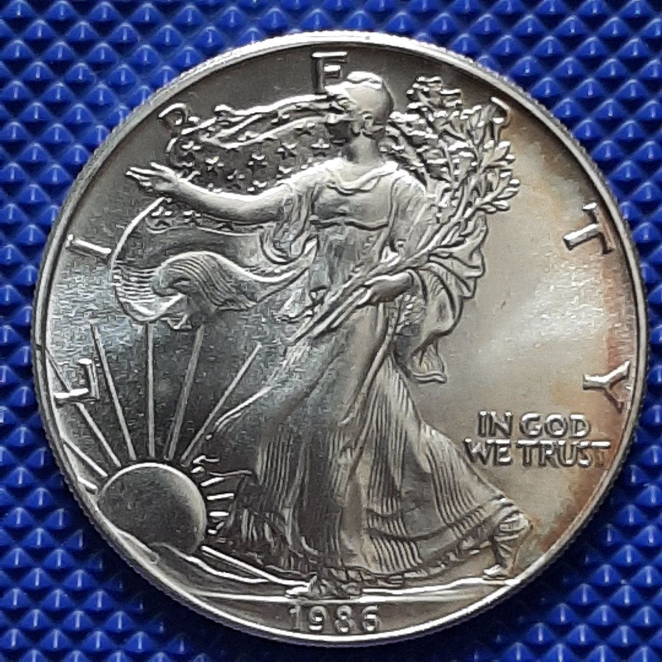 Alle Münzen: American Eagle 1986 1 oz Silver – Neu (gemäss Beschreibung) aus Carouge GE von cecob0909