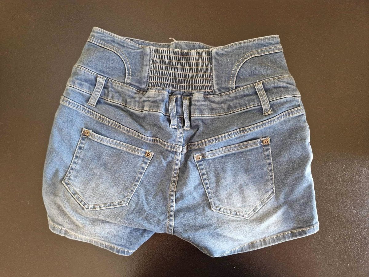 Jeans: Jeans-Shorts, Grösse 42, neu – Nuovo (secondo la descrizione) da Hittnau venduto da Katzenherz 2