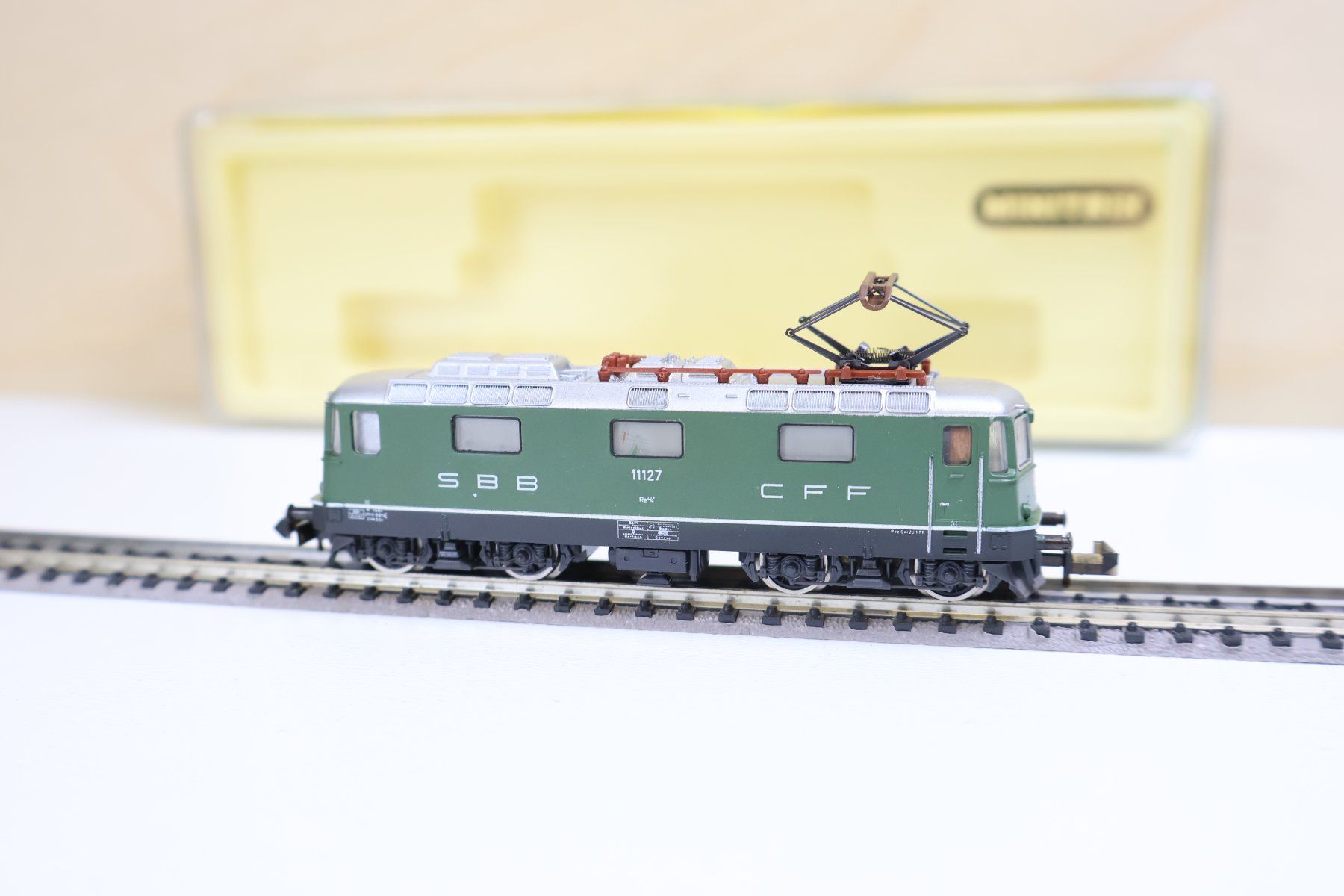 Trix Modellini di ferrovie: Minitrix EMS SBB Re 4/4 E-Lok - Spur N 2171 – Usato da Winterthur venduto da Monstera 3