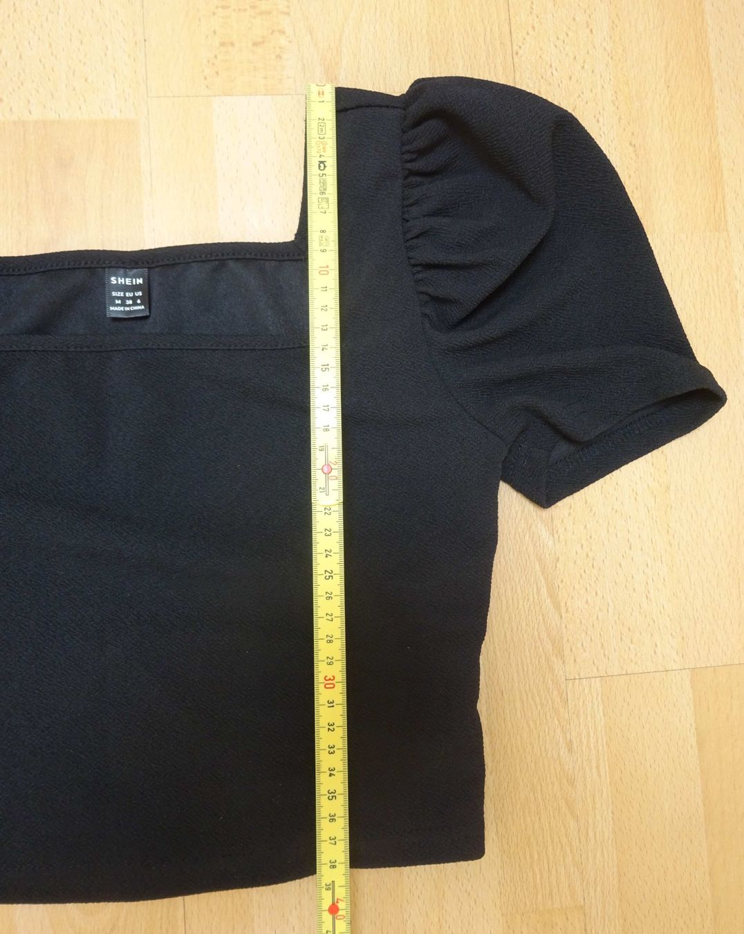 Shein Tops: Neues Crop Top mit Puffärmeln - schwarz - Grösse M – Neu und originalverpackt aus Zofingen von Justizia_01 2