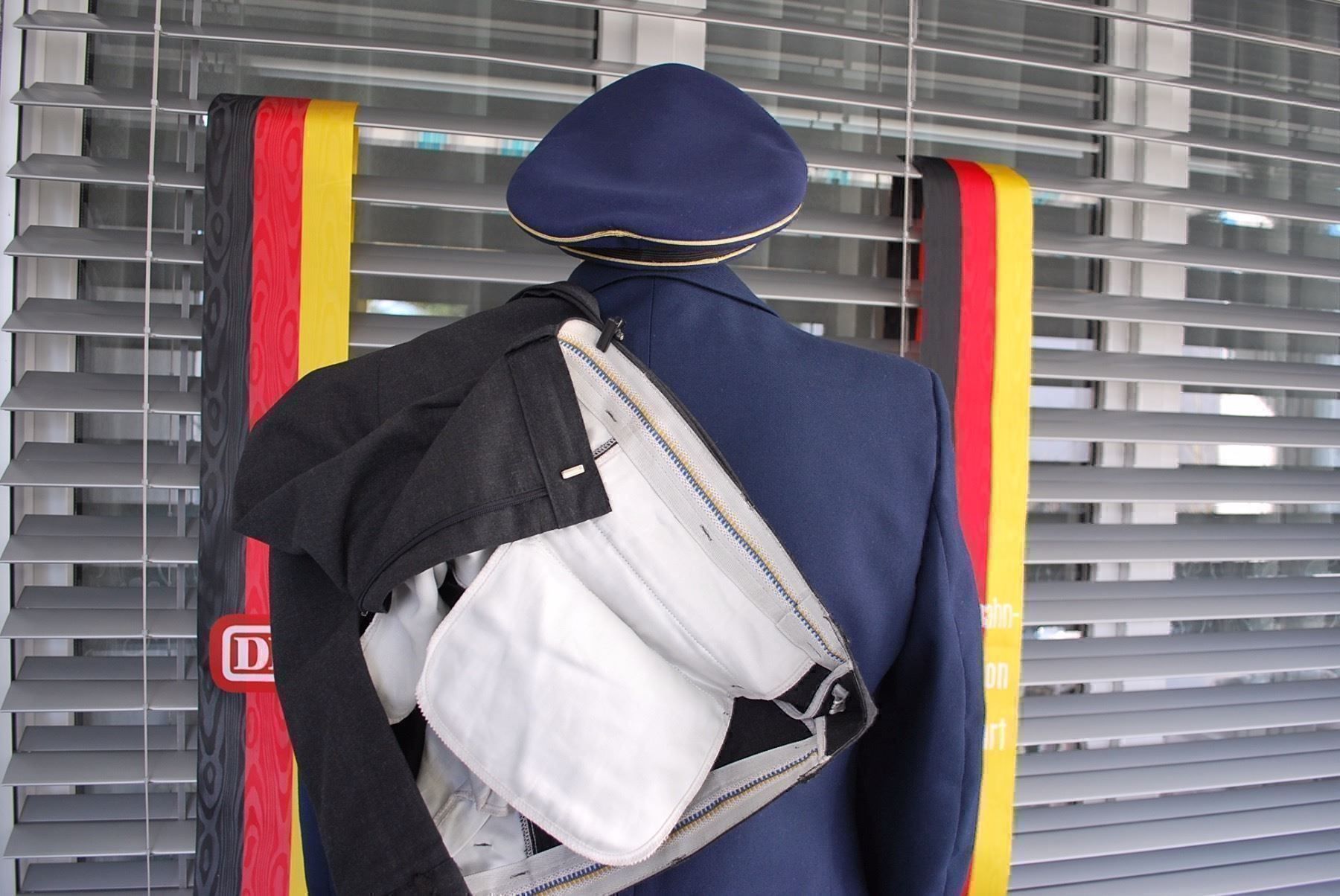 Uniformen: Deutsche Bahn Uniform Set 1973-1976 – Gebraucht aus Biel/ Bienne von fusion54 3