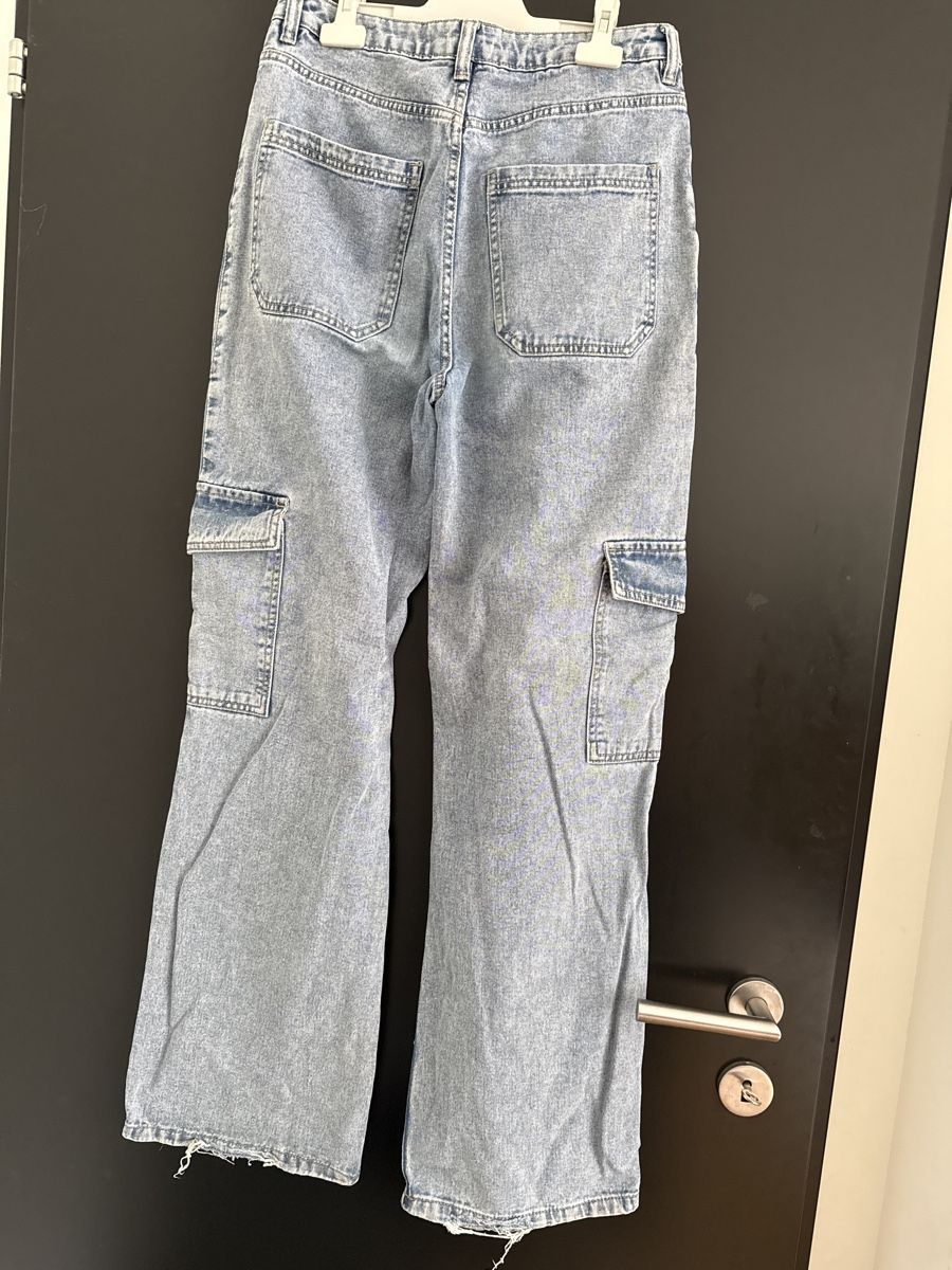 Jeans: Jeans mit Cargotaschen, hellblau, Grösse 40 – Gebraucht aus St. Niklausen LU von car_2562 3