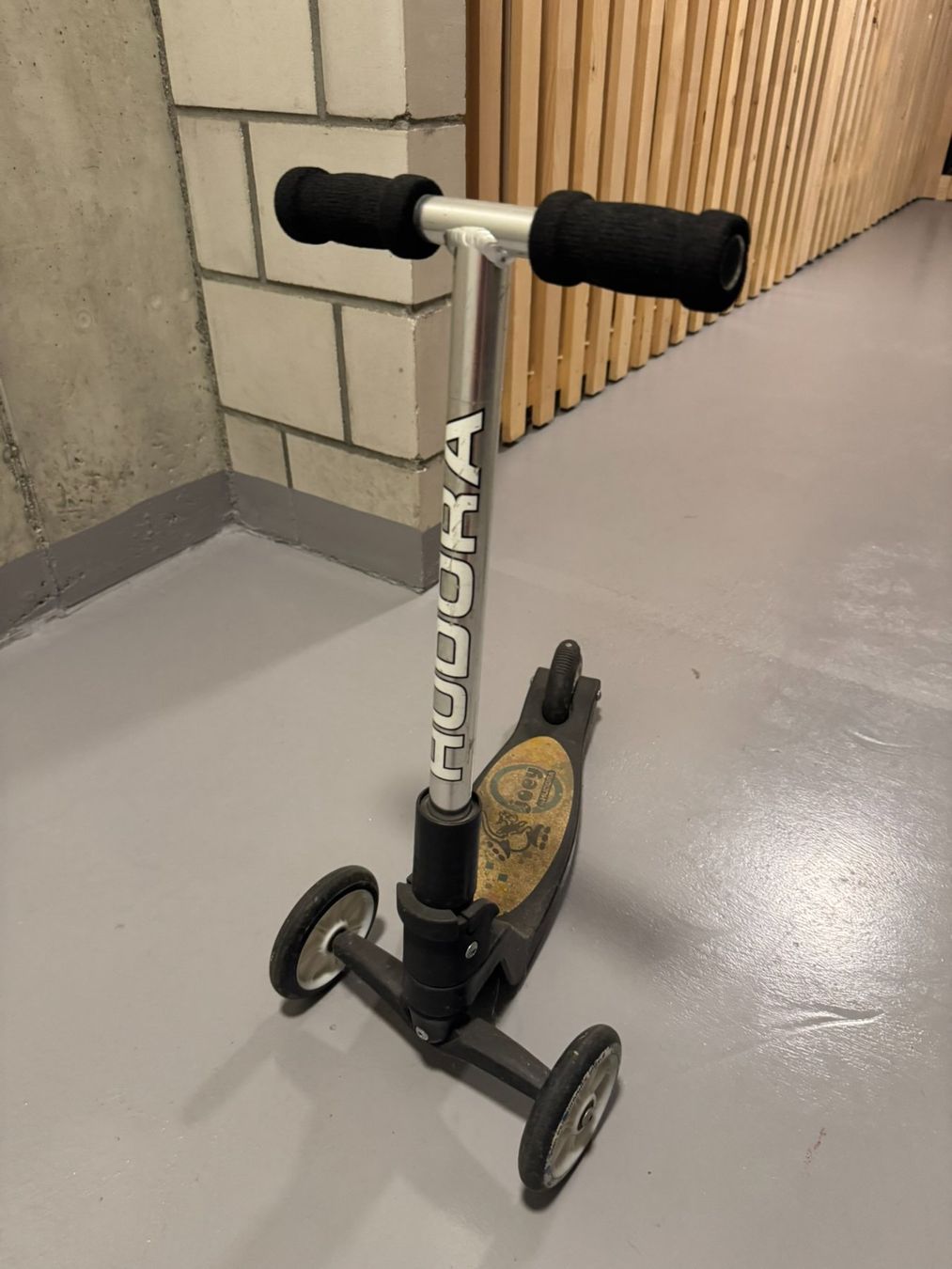 Hudora Kickboard: 3-Rad Tretroller Hudora Kinder Roller gebraucht – Usato da Wichtrach venduto da Sl4sh 1