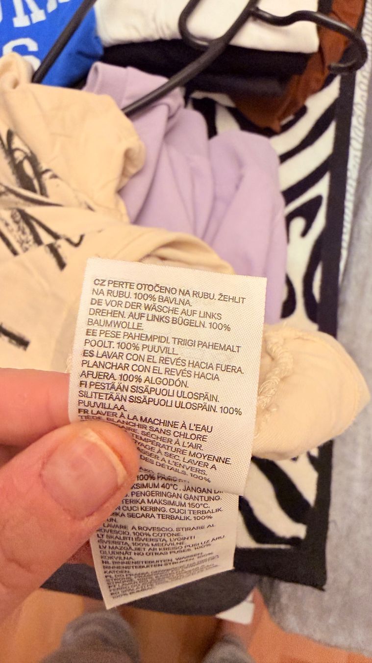 H&M T-Shirts: • Disney Bambi T-Shirt • – Gebraucht aus Basel von mendoza13 6