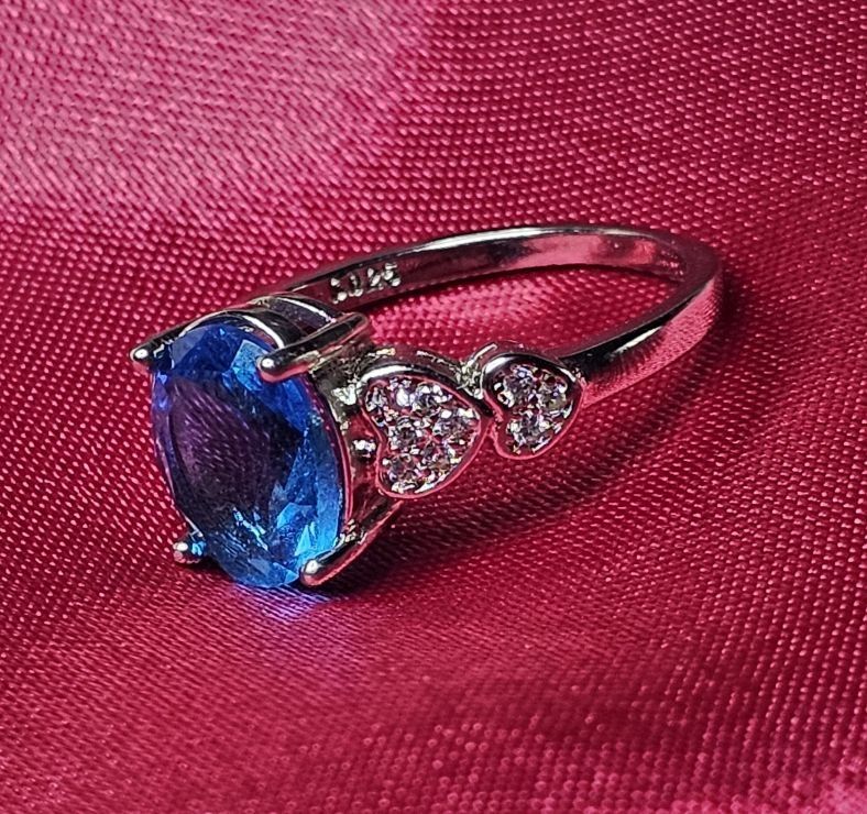Anelli: Ring mit funkelndem Zirkonia, 925 versilbert Gr. 9 – Nuovo (secondo la descrizione) da Grenchen venduto da maretop 4