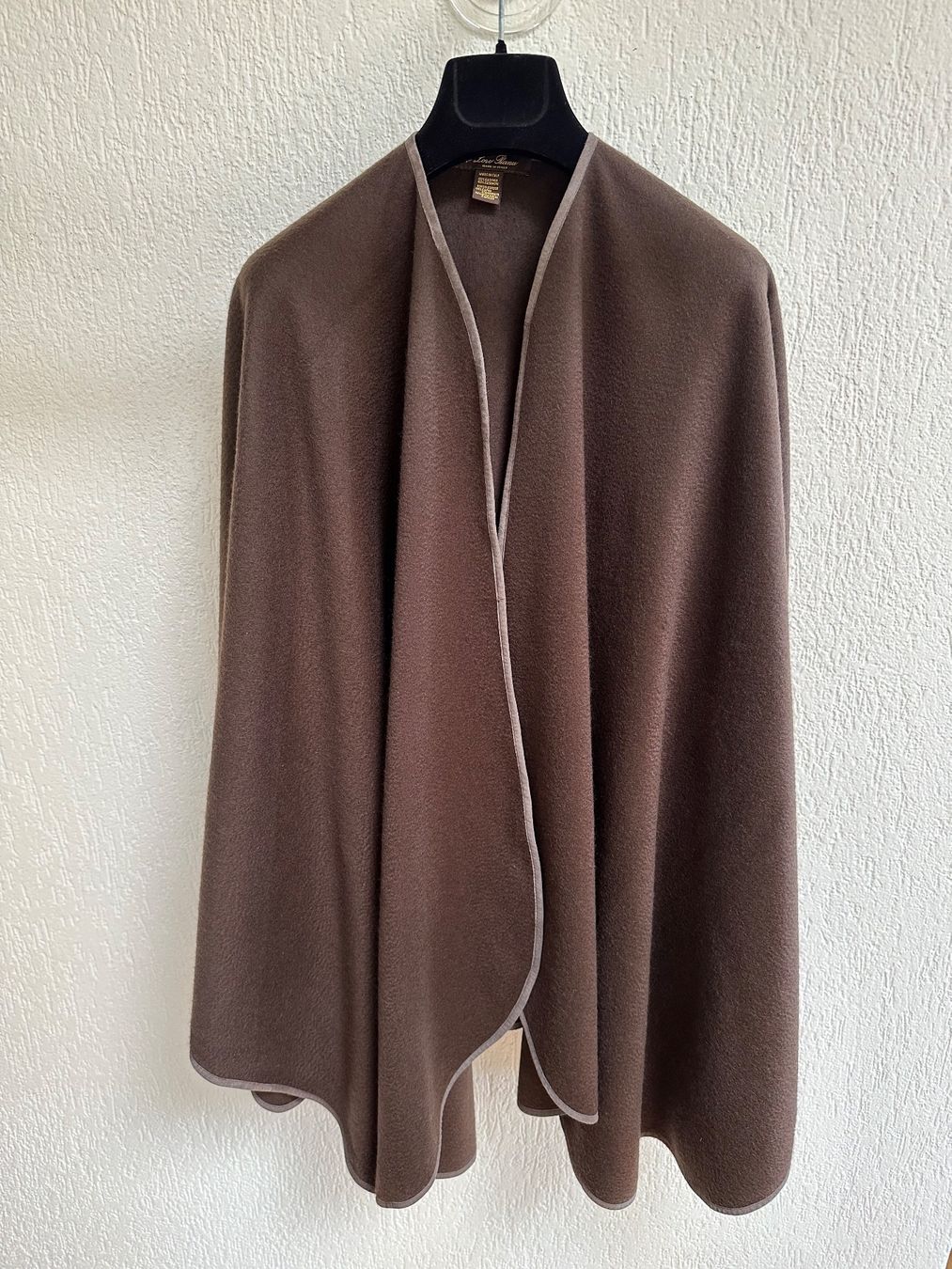 Altro in Moda donna: Cape von Loro Piana – Usato da Küsnacht ZH venduto da StD.1952