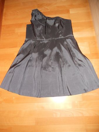 Neuw. Kleid einseitig - silber glänzendes Material - Gr.48