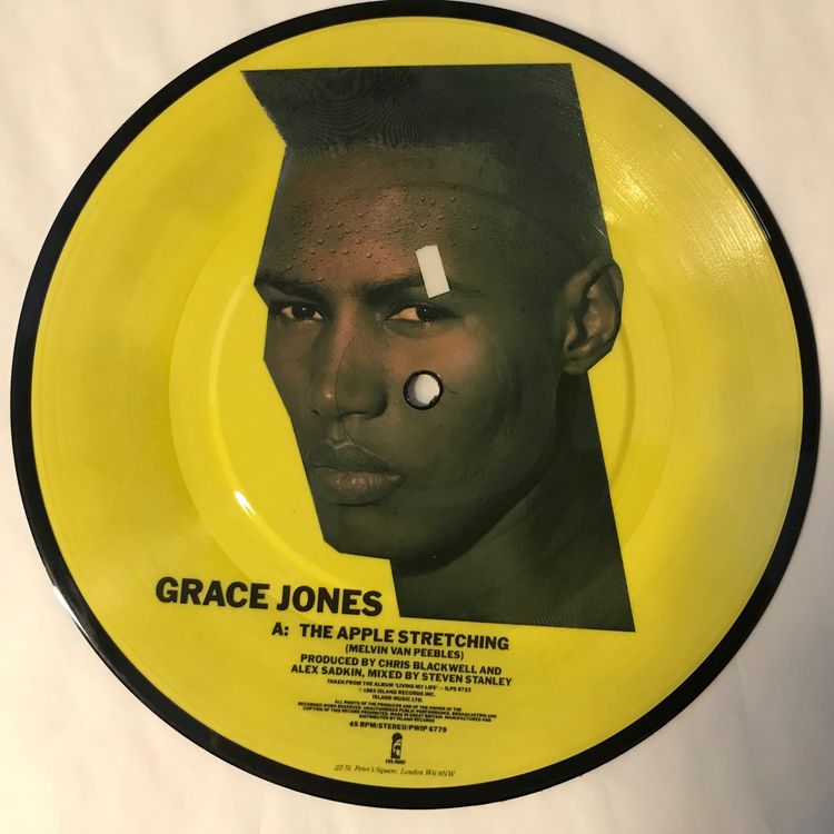 Grace Jones The Apple Stretching/Nipple to the Bottle Kaufen auf