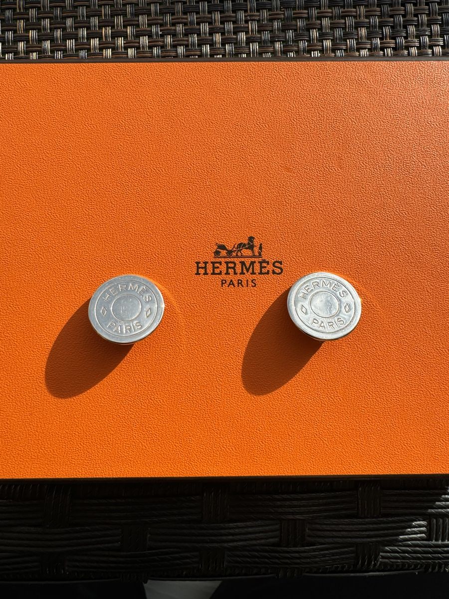 Hermès Boucles d'oreille: Boucles d’oreilles Hermes clou de selle – D'occasion à Neuchatel par mar_9blm