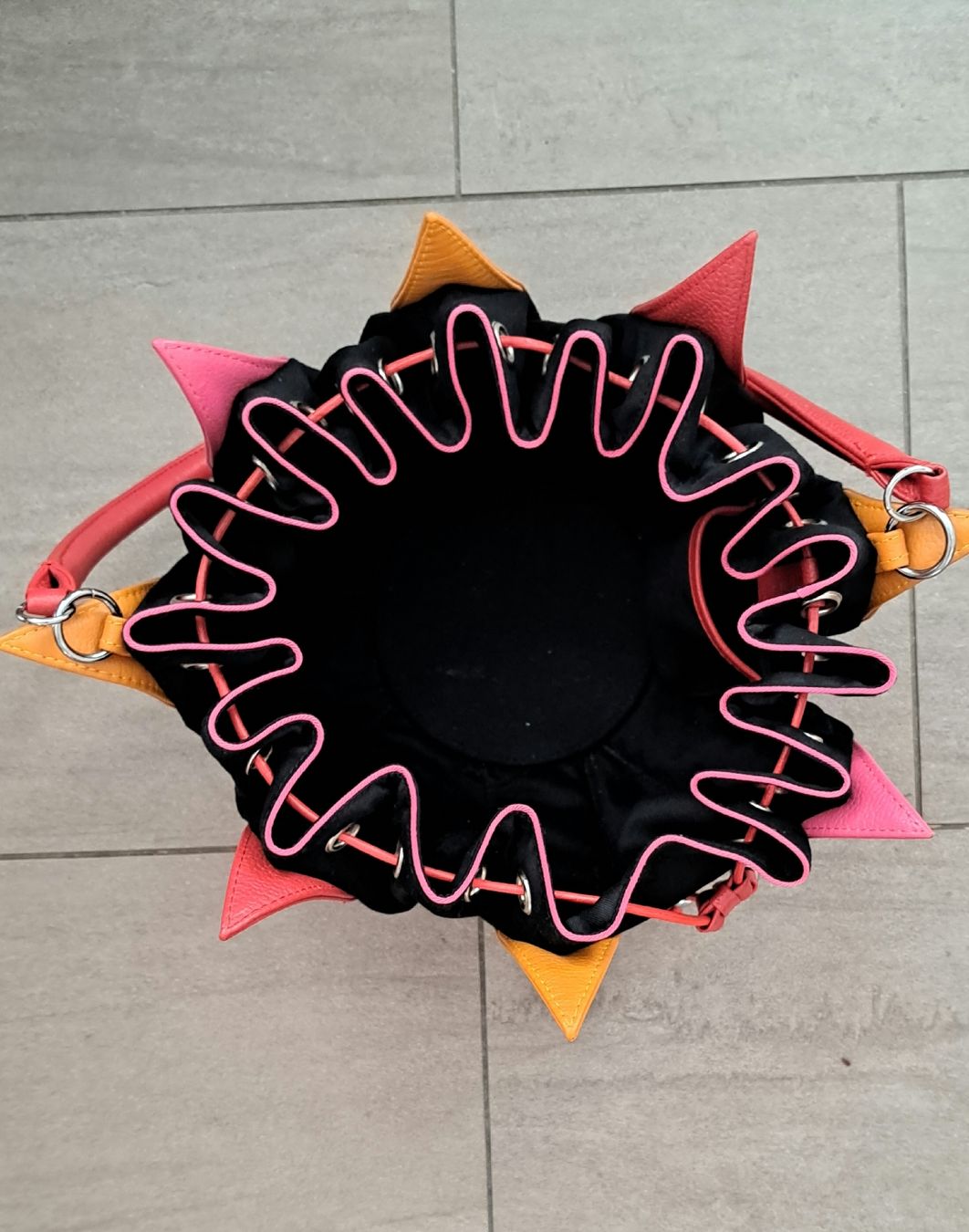 Tulip Borse da donna: Design Tulip Bag neuwertig – Usato da Münchenbuchsee venduto da jarom2016 4