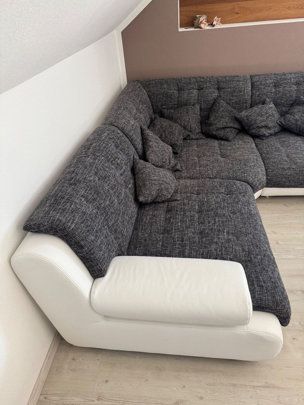 Sofas: Ecksofa dunkelgrau – Gebraucht aus Uetliburg SG von CostaTools 2