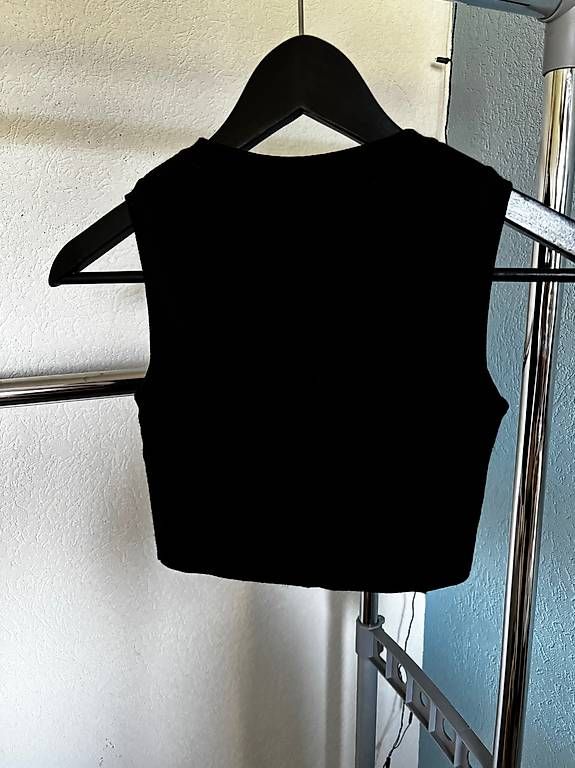 Top: Top ZARA – Usato da Châtel-St-Denis venduto da leacherre 1