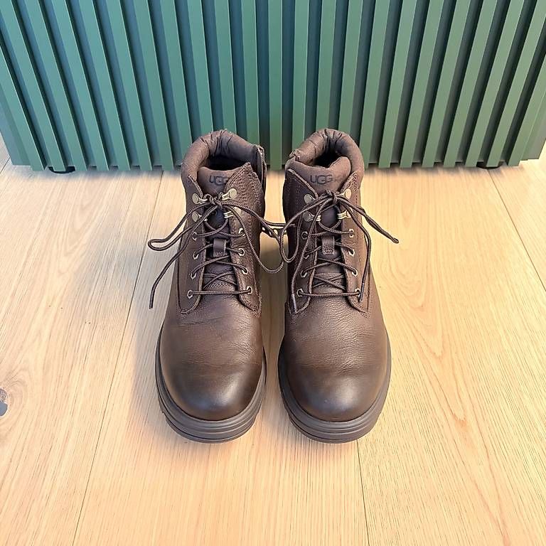 Scarpe da uomo: UGG Winterschuhe Herren, 44 – Usato da Solothurn venduto da Juliasju