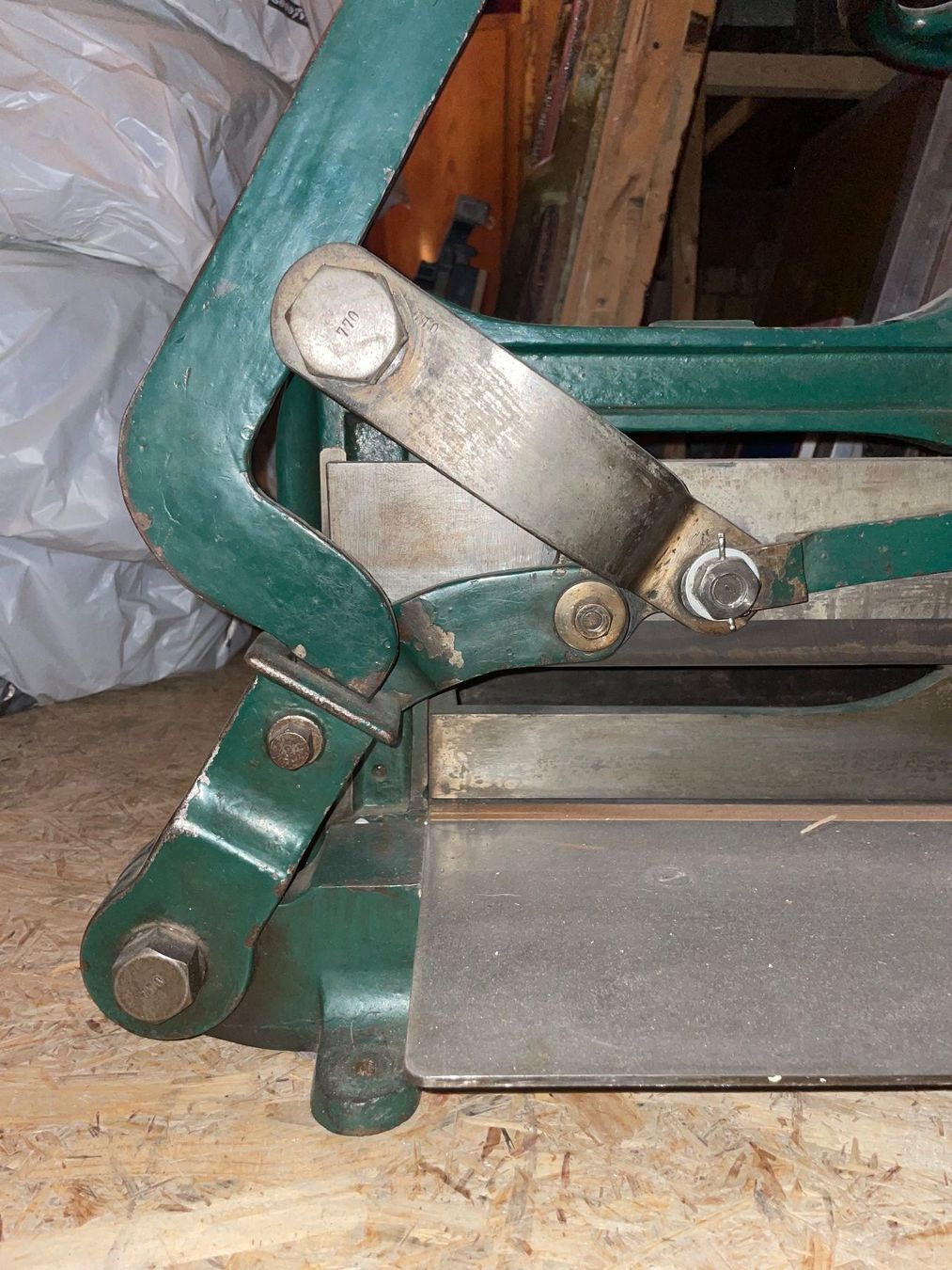 Tutte le macchine: Massicot ancien et robuste - Robuste Schneidmachine – Usato da Fribourg venduto da JohnB4 7