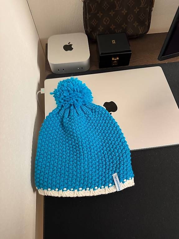 Copricapi, berretti & cappellini: Cute Blue Beanie Winter Hat - Standard Size – Usato da Schübelbach venduto da Rahnmont 2