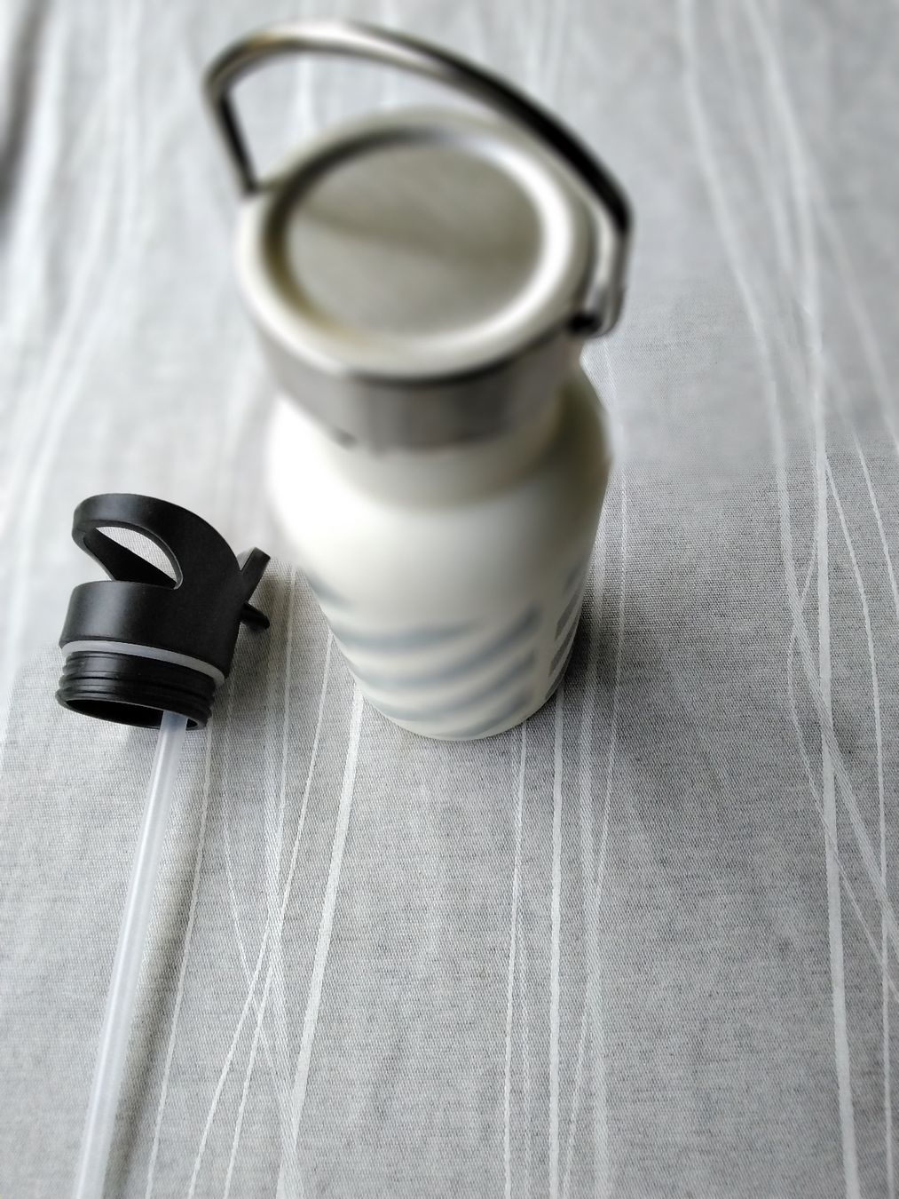 Trinkflaschen & Thermosflaschen: KLEINE TRINKFLASCHE NEU – Neu (gemäss Beschreibung) aus Biel/Bienne von dasi3 3