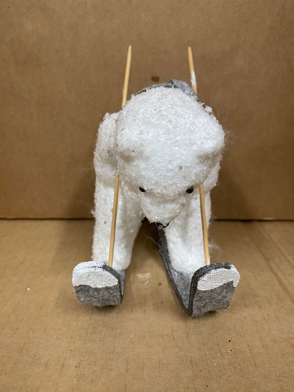 Alle Dekorationen: Dekofigur Eisbär auf Skiern – Gebraucht aus Eschlikon TG von ArtRec