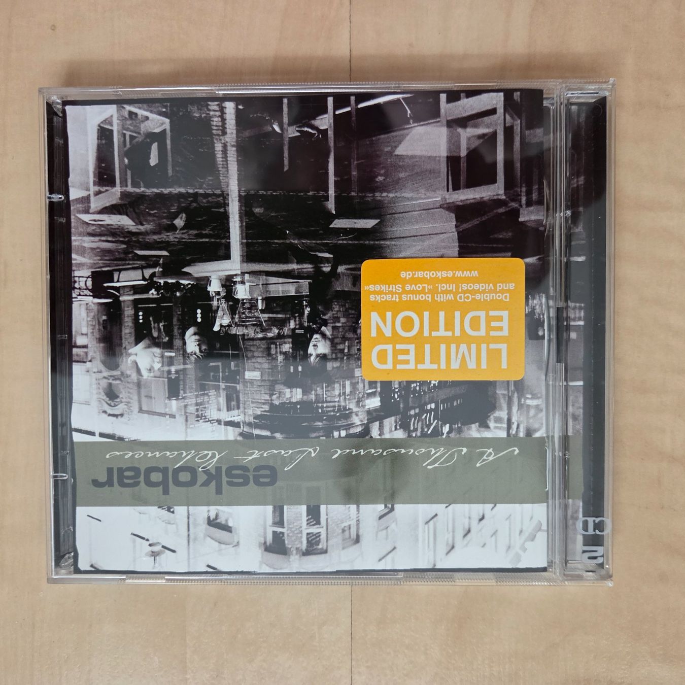 CDs: eskobar - A Thousand Last6  Chances – Neuf (Voir description) à Zug par Sunshine_113