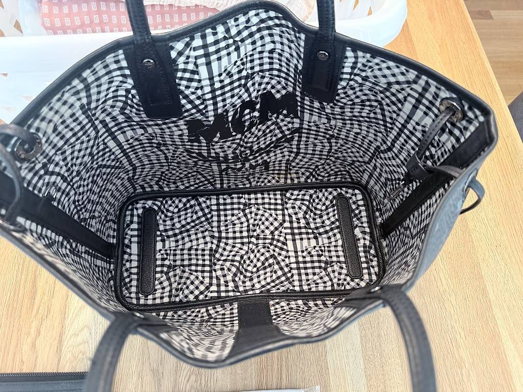 Borse da donna: MCM Wendeshopper + Clutch – Usato da Langenthal venduto da AliceAmmann 1