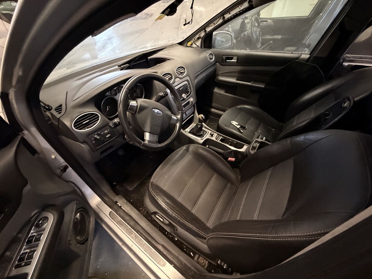 Ford Autos: Ford Focus 1.6 Ersatzteilspender – Défectueux à Langnau i.E par bb325i 4