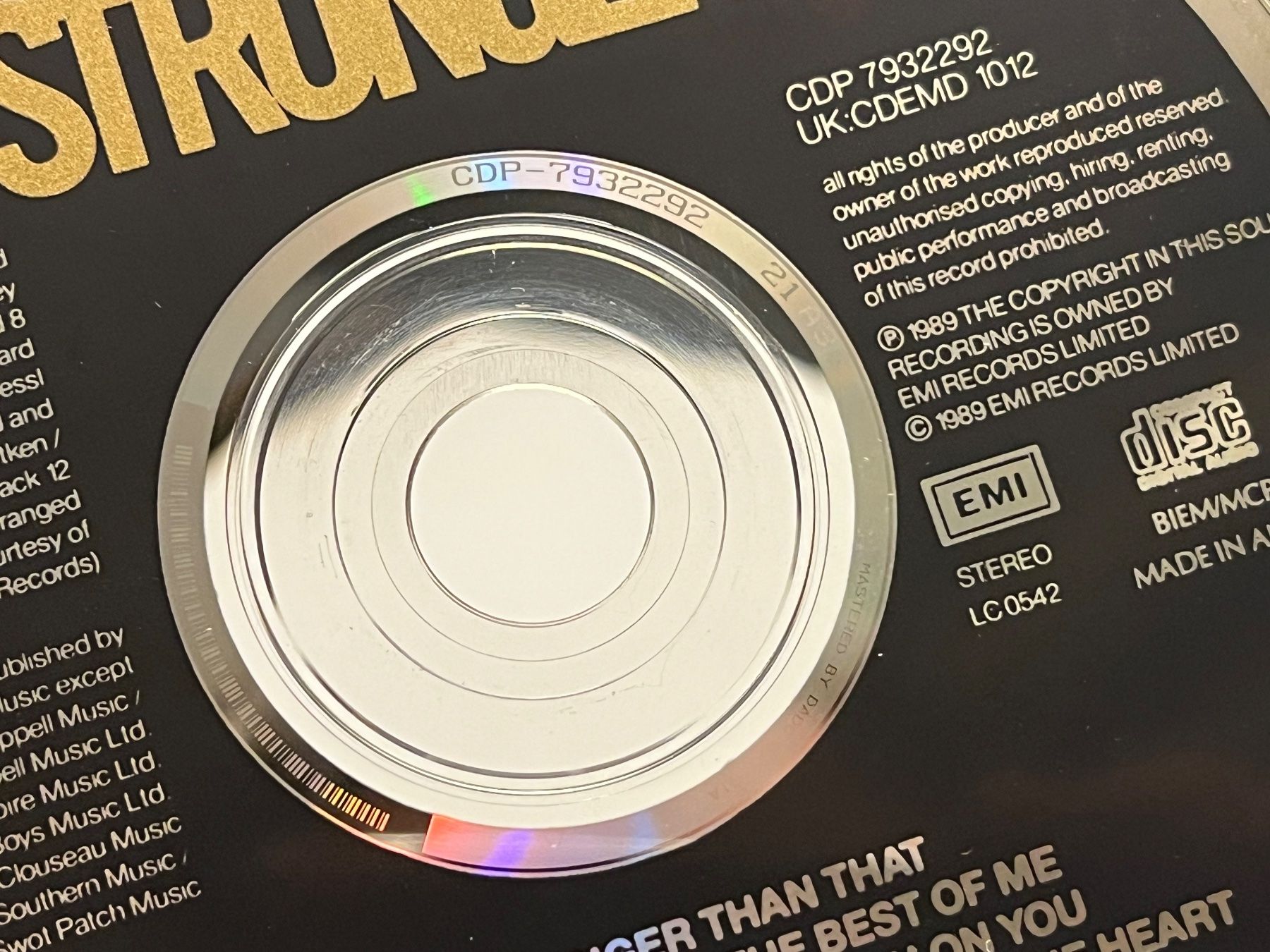 CD: Cliff Richard - Stronger - RA11B – Usato da Küsnacht ZH venduto da Jazztilldawn 4