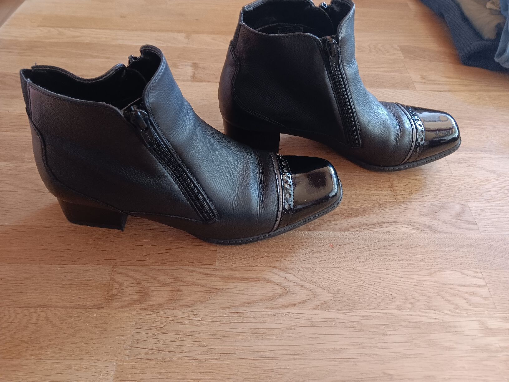 Damenschuhe: Damen stiefel aus echtem leder 37.5 – Gebraucht aus Mörel von MJoaoCosta 5