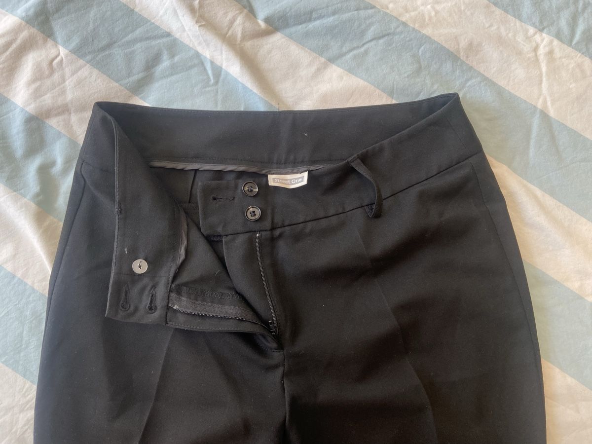 Pantaloni: Schwarze Hose von Street One Gr. 36 – Usato da Bern venduto da rah_fpy5 2