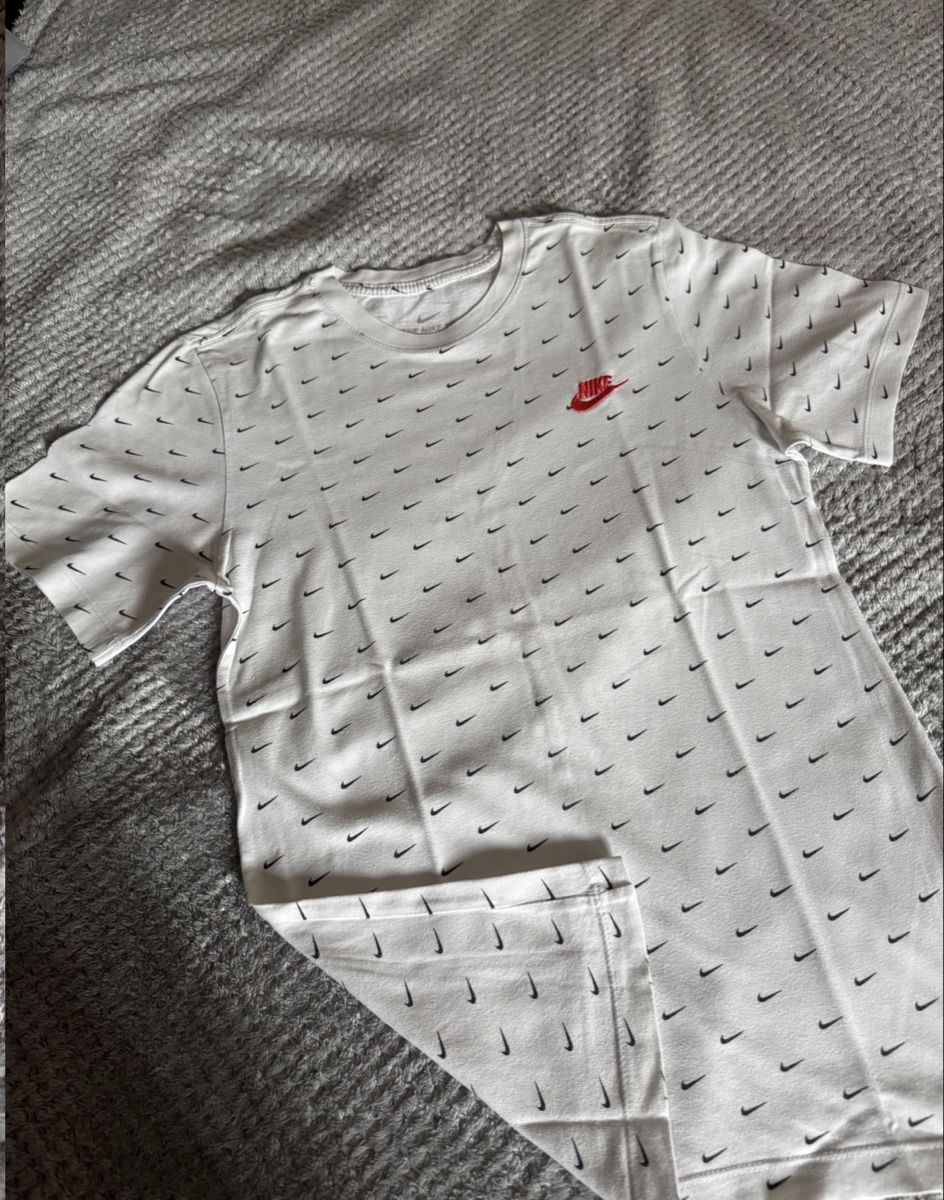 Nike T-shirts: T-SHIRT NIKE – D'occasion à Aigle par ama_n8k2 1