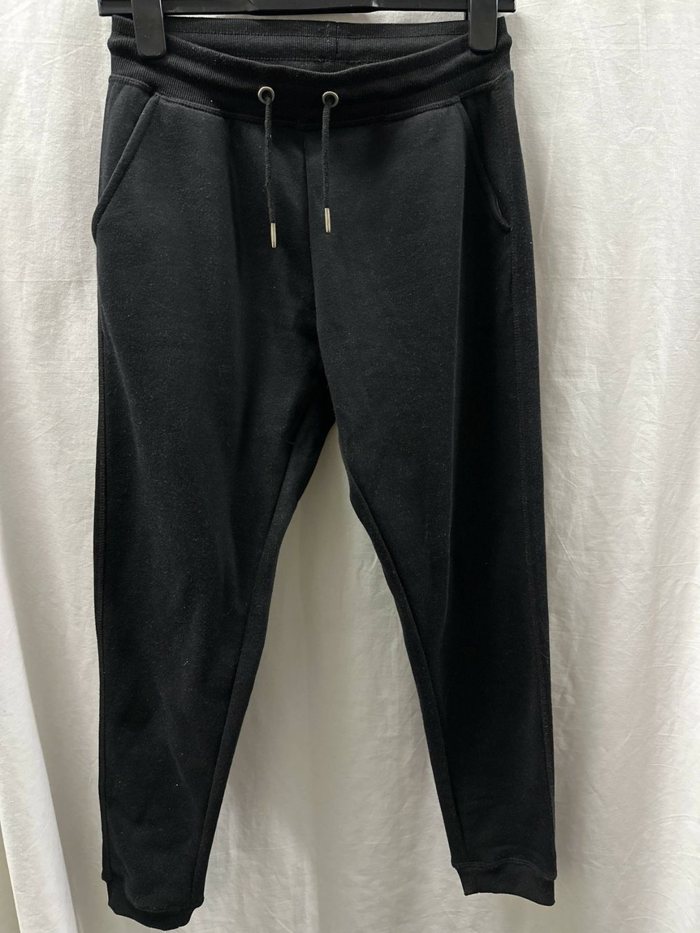 Pantaloni: Trainerhose Jogginghose schwarz neuwertig Gr. S – Nuovo e nell'imballaggio originale da Sarmenstorf venduto da taosun1 1