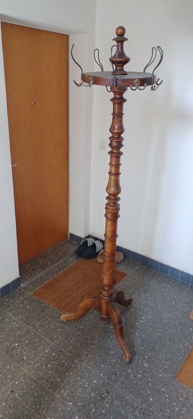Garderobe: Kleiderständer – Gebraucht aus Oberiberg von jan_2d8l 1