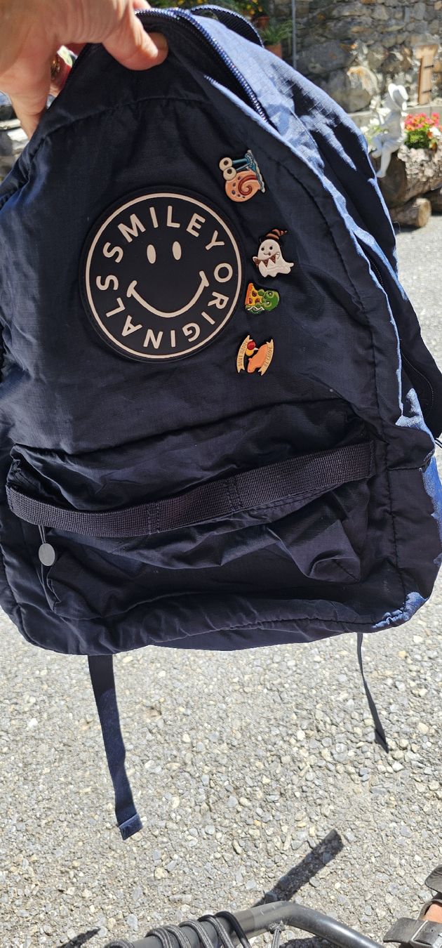 Zaini: Smiley Pull&Bear Rucksack dunkelblau gut erhalten 🎒 – Usato da Ferden venduto da jemyce