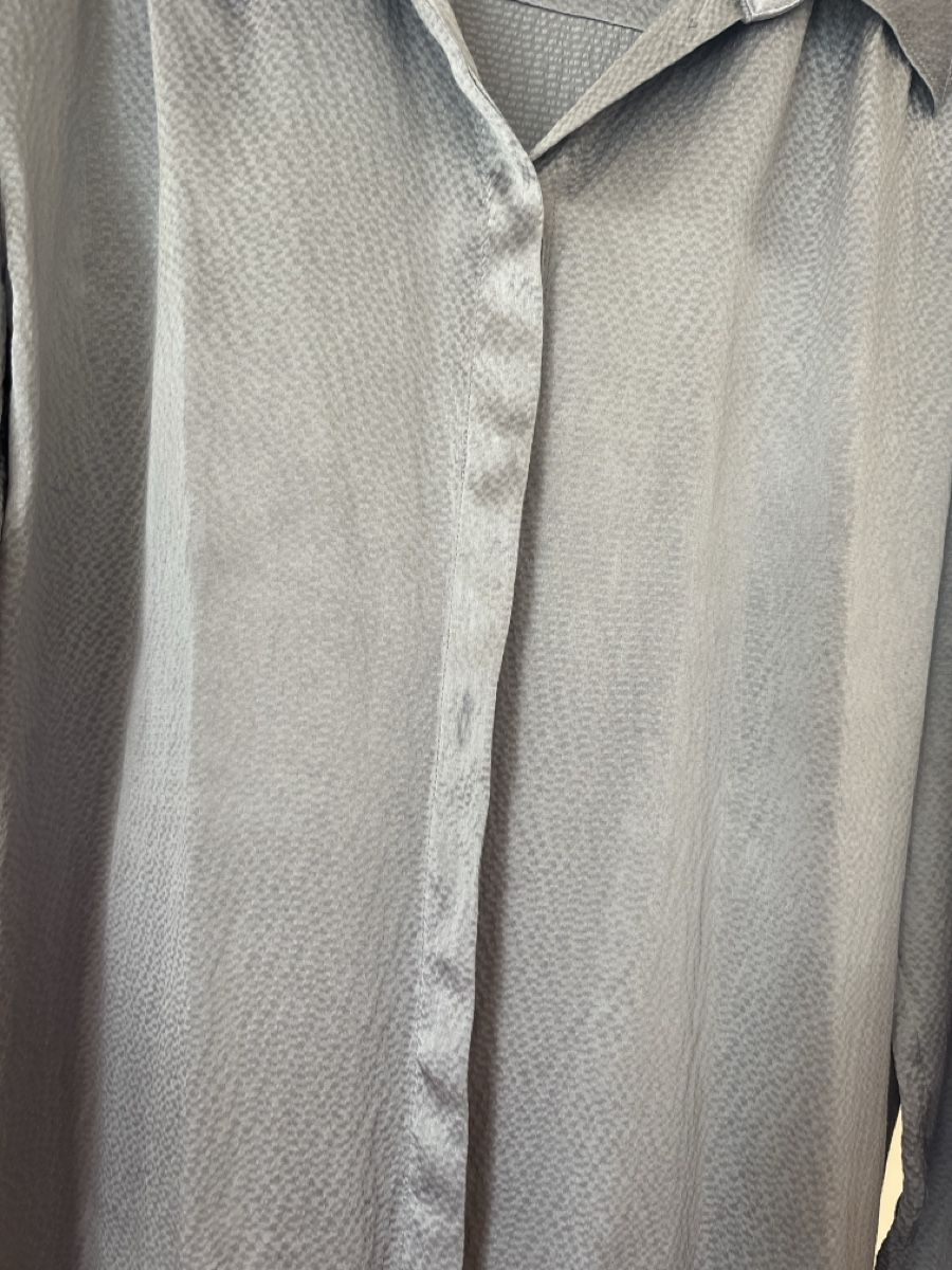 Escada Blusen: Escada Bluse 100% Seide Eisblau top Zustand  – Gebraucht aus Zürich von kleinesgrau 2