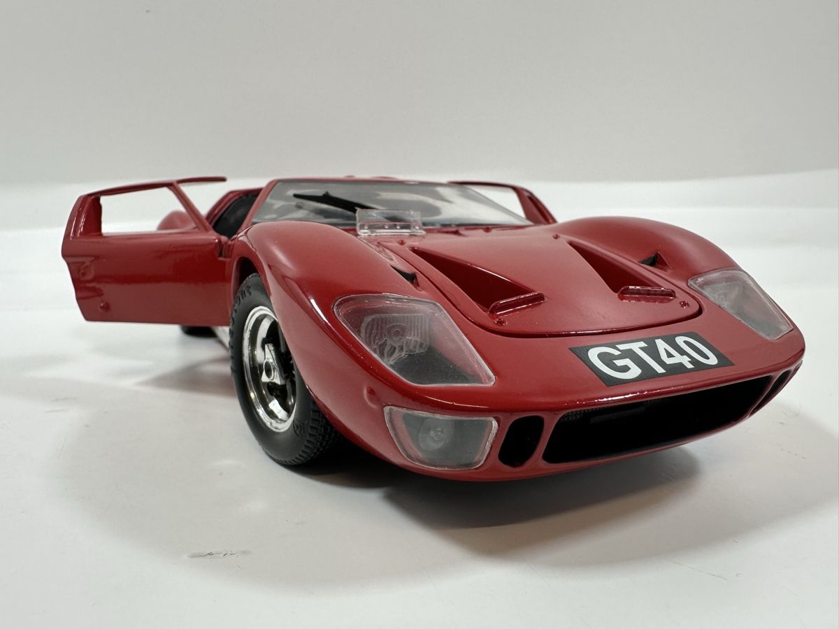 Jouef Modellini d'auto: Ford GT 40 1:18, rot, JOUEF EVOLUTION  – Usato da Zofingen venduto da rf9_x2xt 9