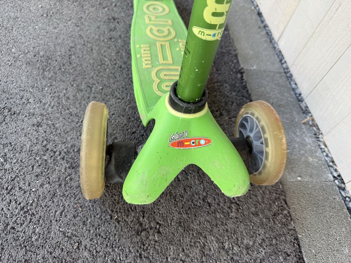 Micro Kickboard: Mini Micro Roller grün gebraucht – Usato da Schliern b. Köniz venduto da Jimwest7 2