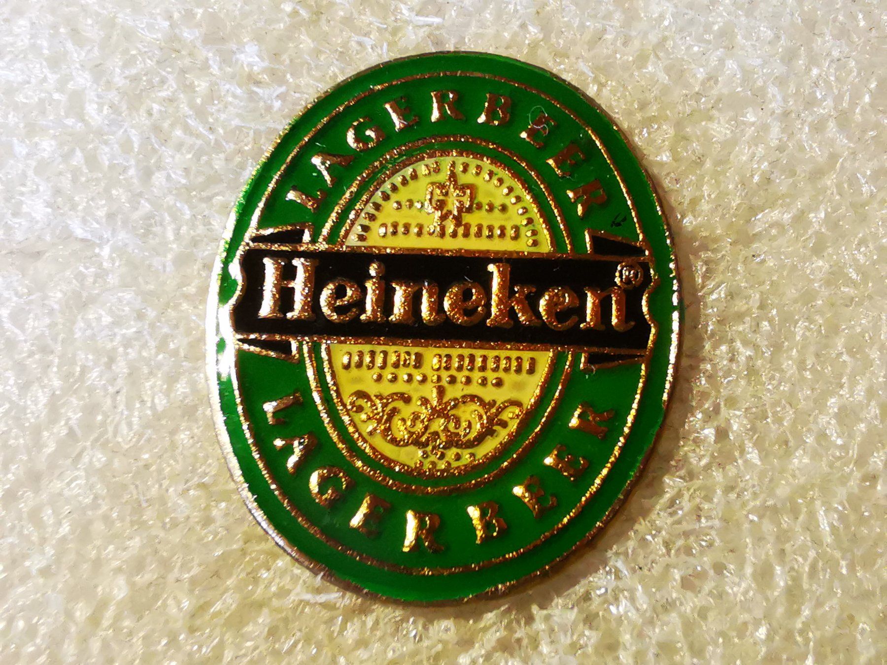 Plaketten & Abzeichen: Ansteckpin 165: Heineken – Gebraucht aus Oppligen von Pin-Fall-Shop